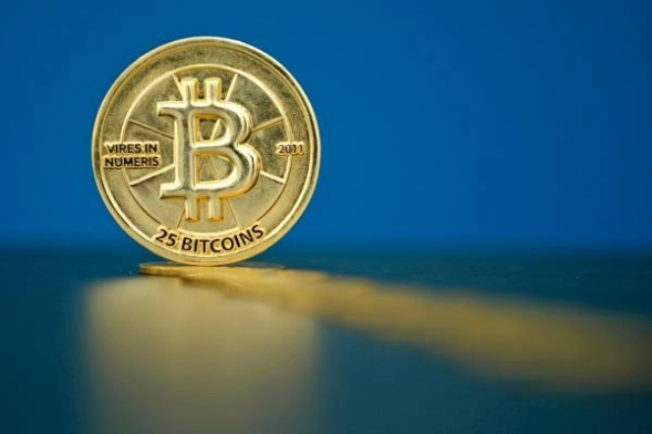 简短精辟！比特币今日价格美元（比特币价格持续上涨，今日达到98,323美元）